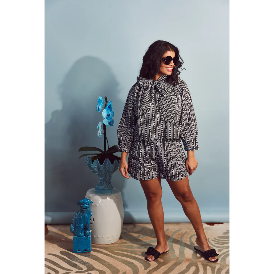 Big Bow Blouse Cropped - Black Micro Floral - Image 13