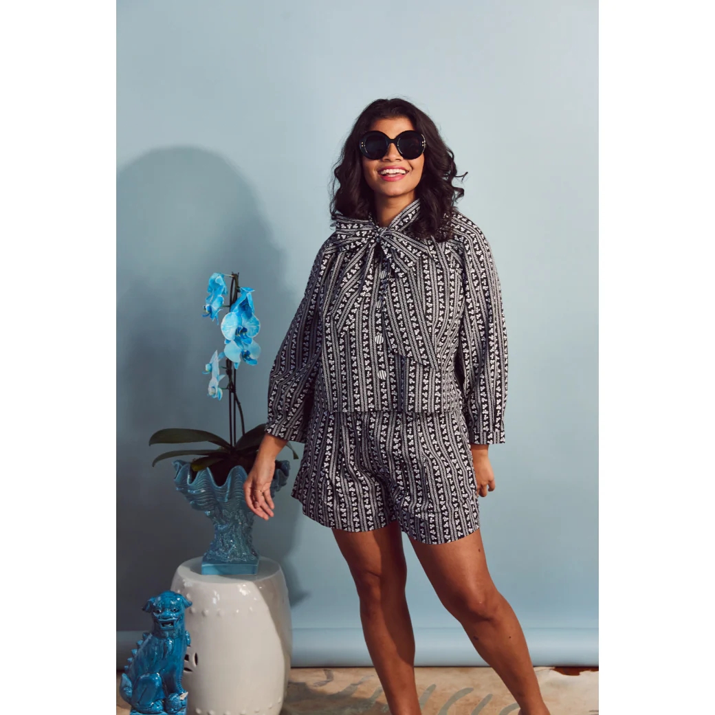 Big Bow Blouse Cropped - Black Micro Floral - Image 14
