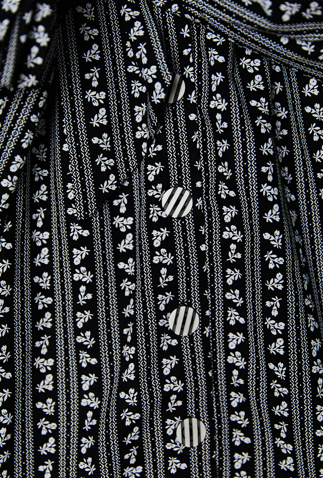 Big Bow Blouse Cropped - Black Micro Floral - Image 5