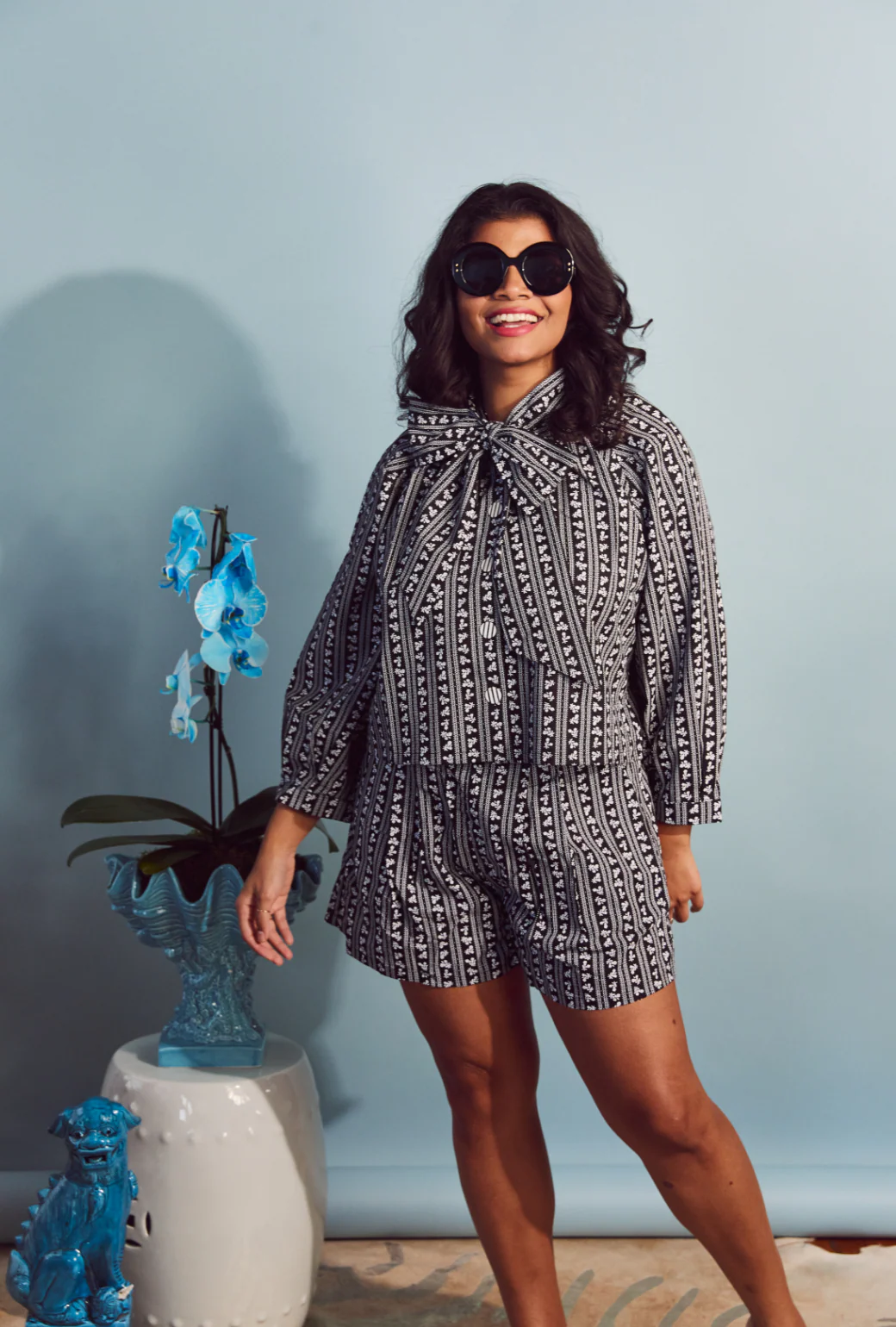 Big Bow Blouse Cropped - Black Micro Floral - Image 6