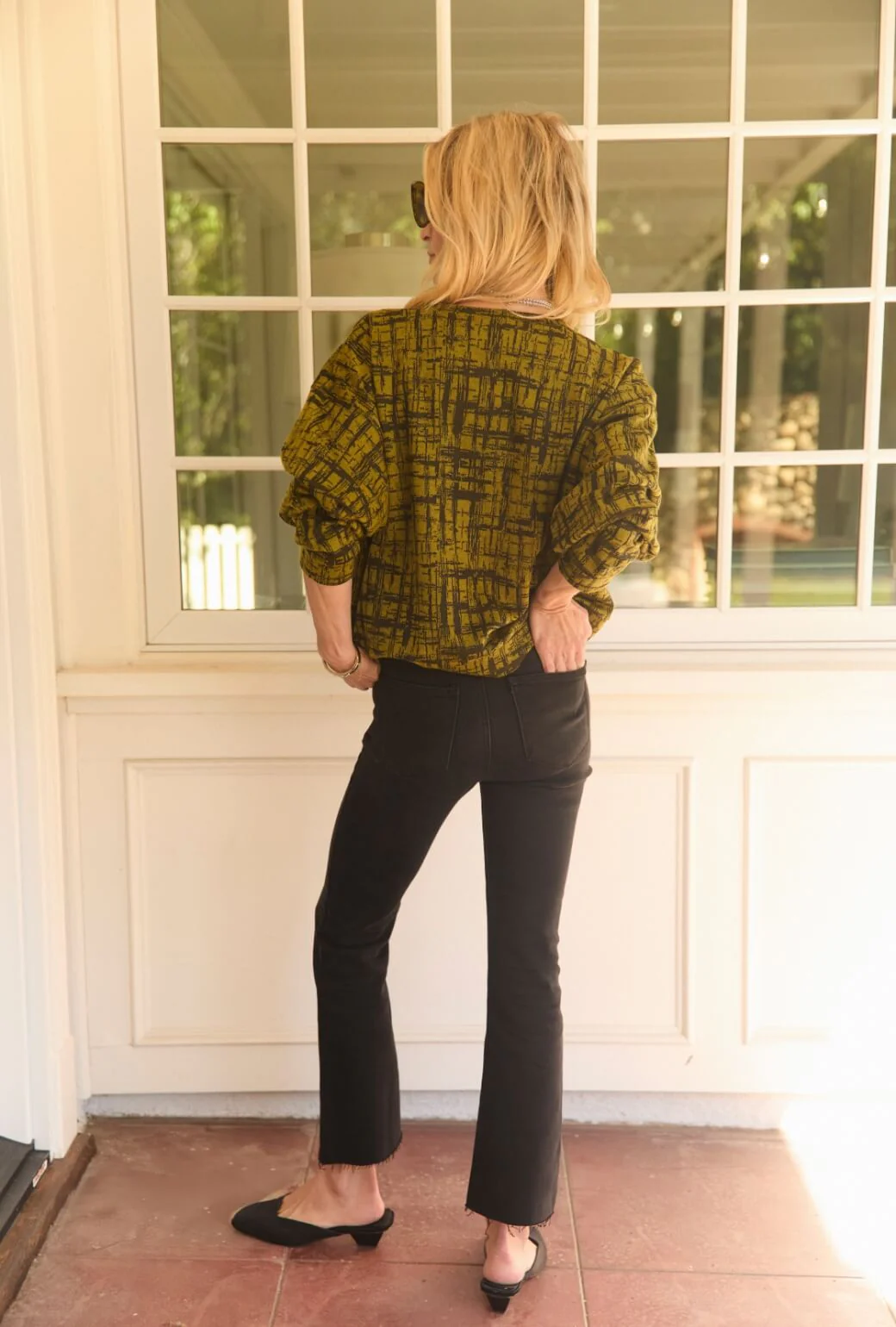 Cropped Flares - Black - Image 3