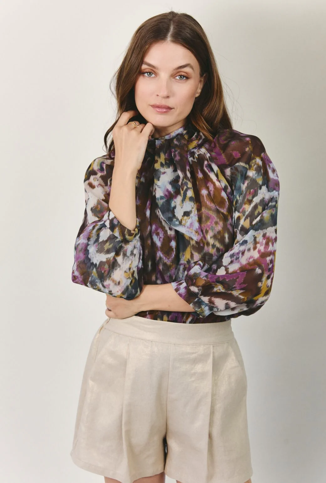 Flat Front Everyday Shorts - Gold Shimmer Linen - Image 7