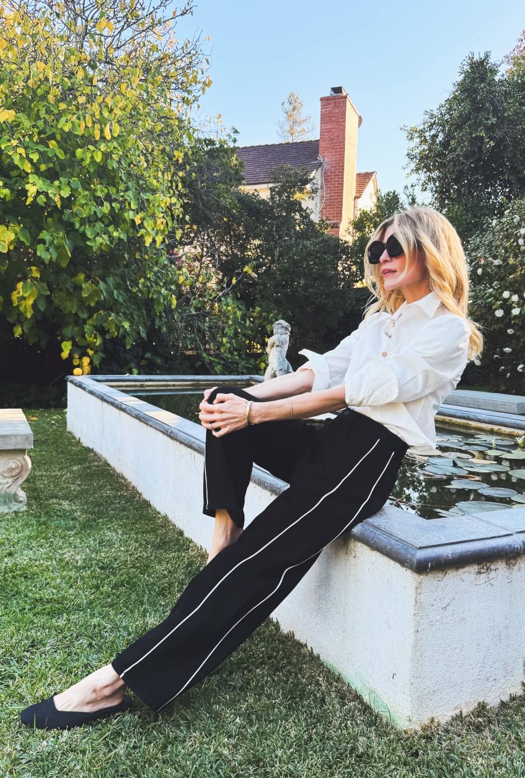 Horseshoe Jeans - Noir with White Stripe - Image 4