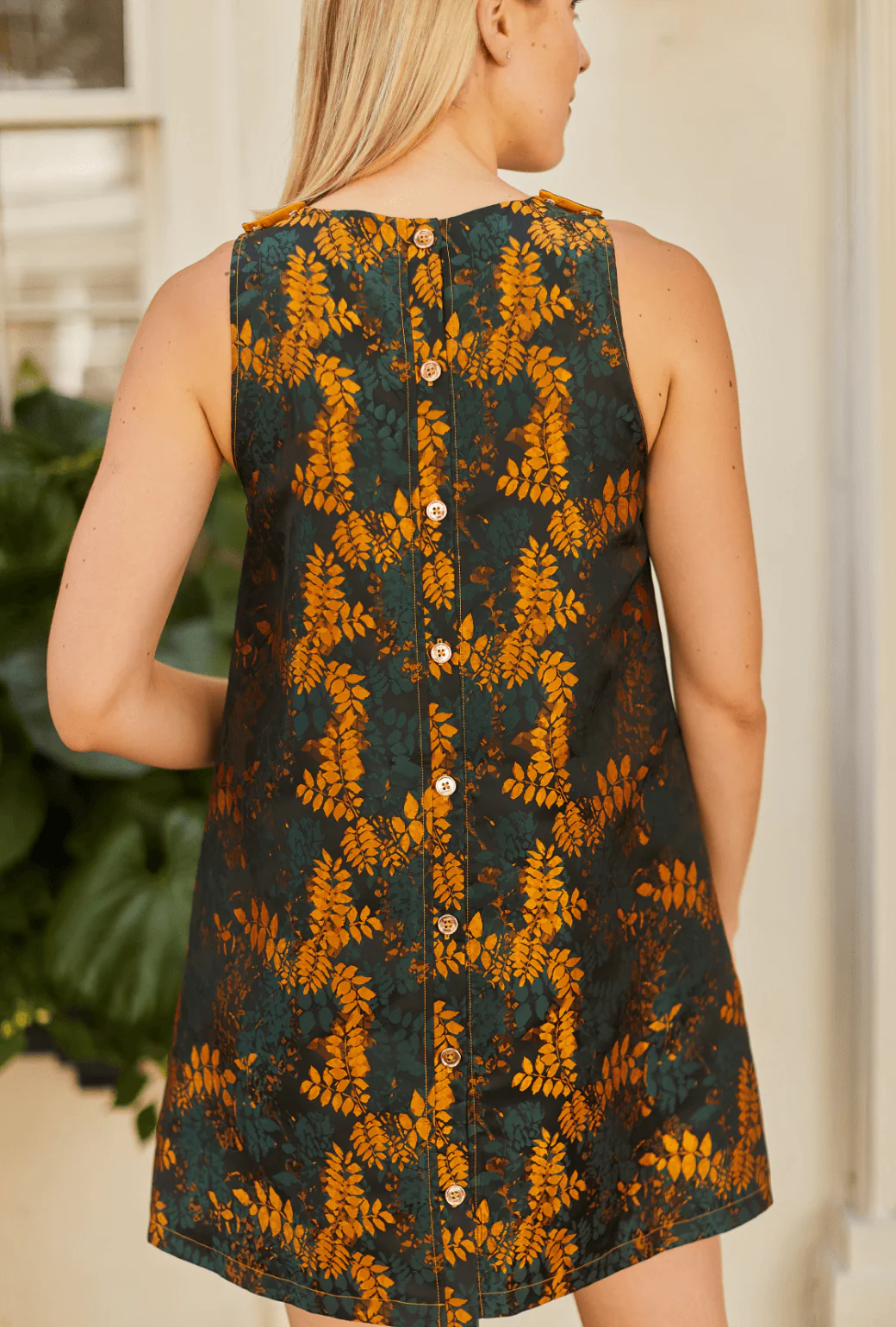 Le V Mod Dress - Emerald & Gold - Image 7